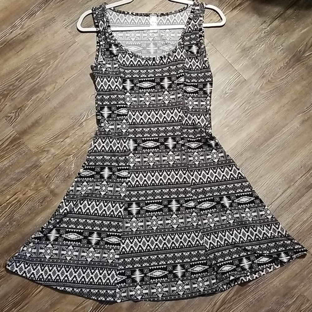 Aztec pattern Summer Dress - Picture 3 of 4